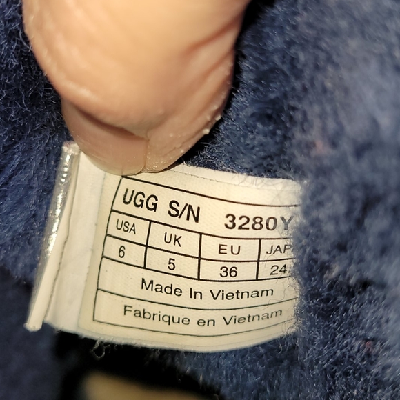UGG  navy blue with ribbon bows in back size 6 - Picture 7 of 9